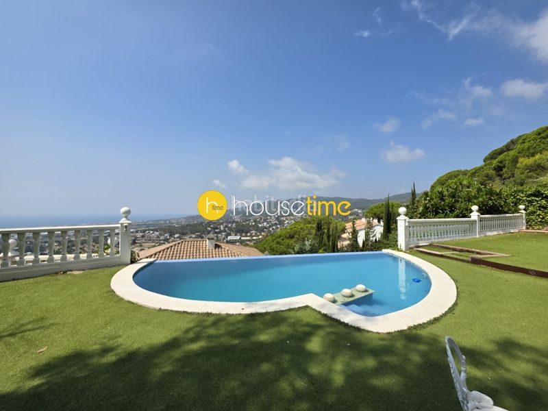 Foto d4f529dc-abeb-48ed-a931-0eb9e02e840b. Casa amb aparcament a Cabrils