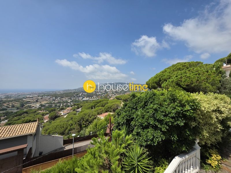 Foto ebfee945-2b01-4e52-abe7-060a29565ddf. Casa amb aparcament a Cabrils