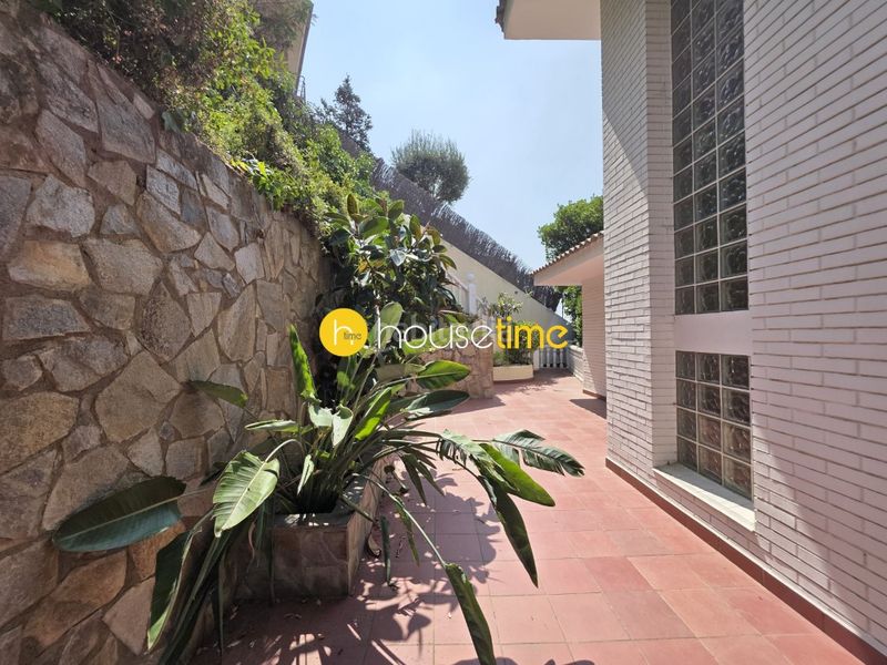 Foto f77df905-a154-4306-9b15-031b18cf7b05. Casa amb aparcament a Cabrils