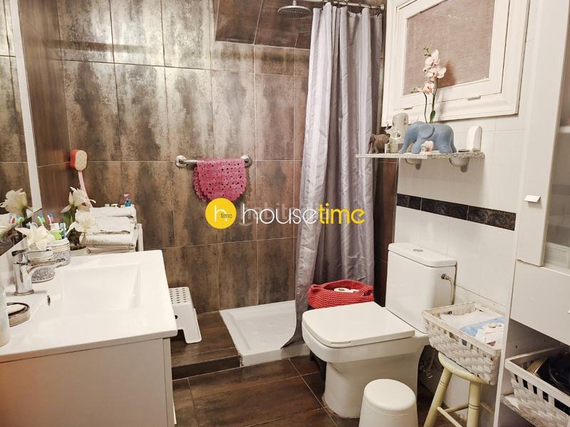Foto 08f86846-06f2-44bb-a933-e3ff73cdcdda. Casa amb aparcament a Canet de Mar