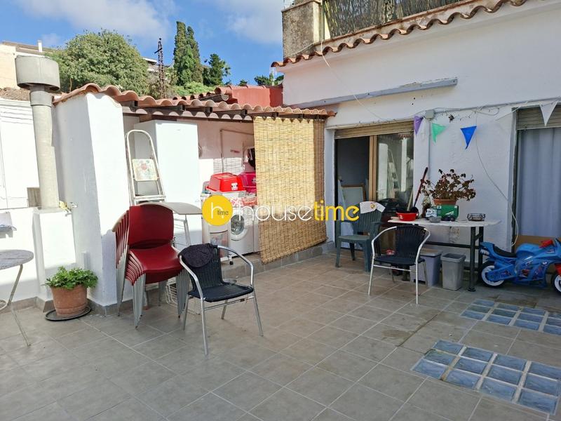 Foto a31b30a7-4d89-4344-8cdc-aa1d0a3b18d0. Casa amb aparcament a Canet de Mar
