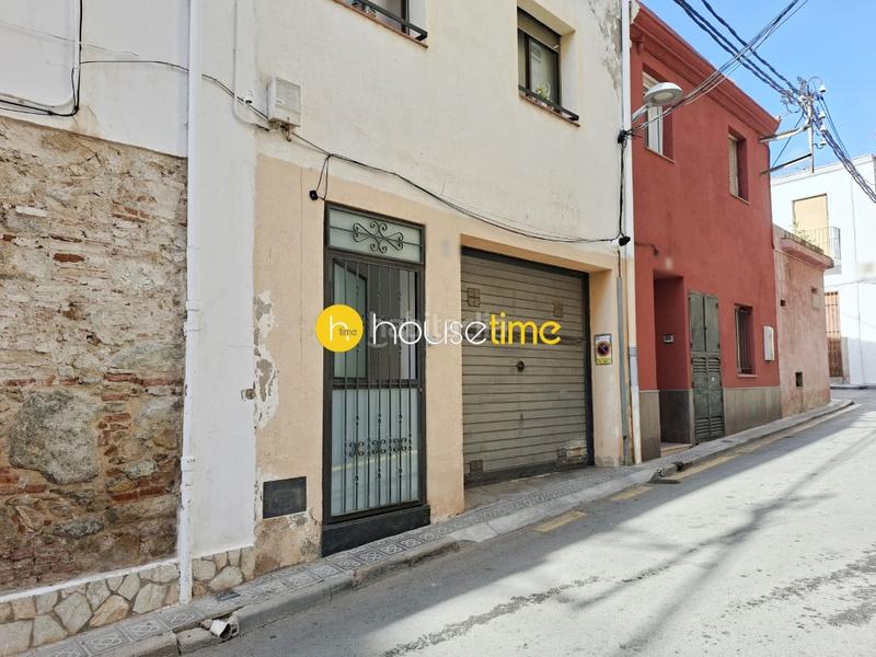 Foto be5fabf9-f5e5-463c-96f8-d5110aa059d2. Casa amb aparcament a Canet de Mar