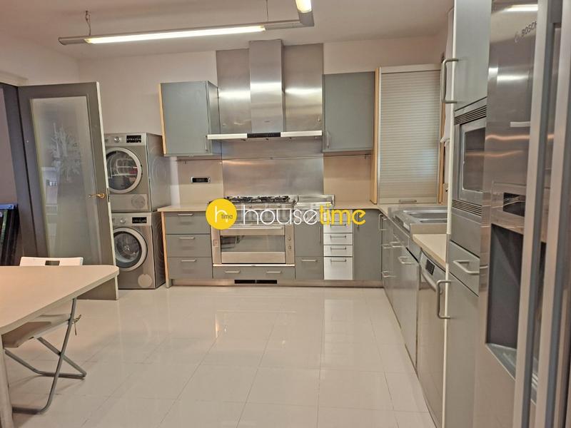 Foto 93943a77-4227-400d-804a-cc5816dedb7f. Casa con parcheggio in Califòrnia-Santa Madrona Masnou (El)