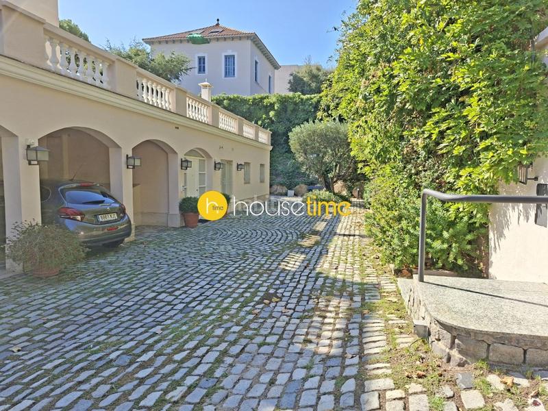 Foto ae4a5807-b4f0-41ae-b000-e3f2cdb583b8. Casa con parcheggio in Califòrnia-Santa Madrona Masnou (El)