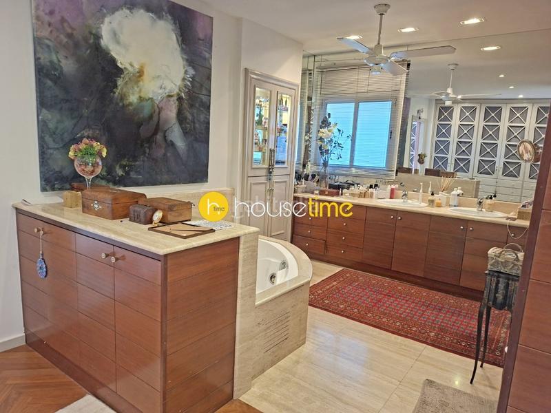 Foto fb35563b-c18c-4ccf-8fda-03e9debff4b5. Casa con parcheggio in Califòrnia-Santa Madrona Masnou (El)