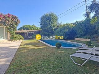 Maison à Califòrnia-Santa Madrona. Dos casas de lujo pegadas una junto a la otra para 2 familias co