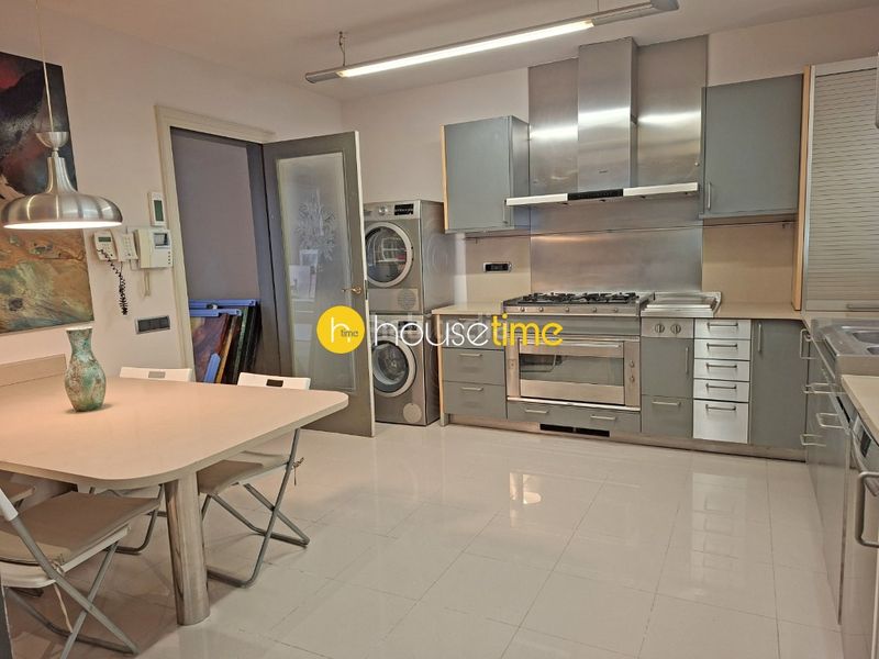 Foto b79e008a-59ff-4283-9a52-fdd8b30749b0. Casa amb aparcament a Califòrnia-Santa Madrona Masnou (El)