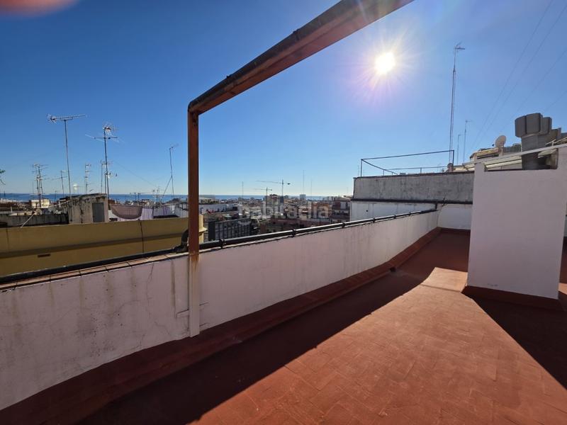 Foto 5c505d13-cd6c-447d-af76-e3b2a073c37d. Àtic a Sant Crist Badalona