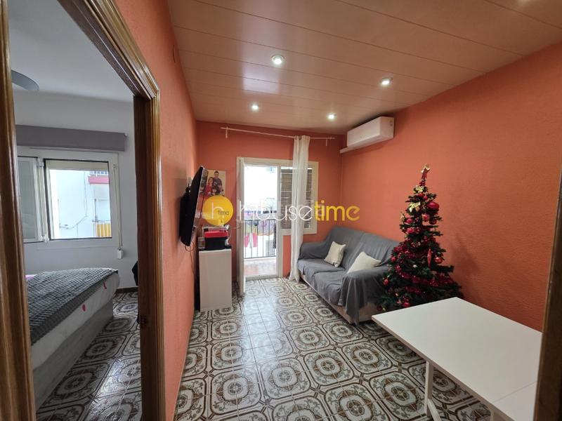 Foto 6c70846b-4656-4251-82bc-a409f56a0808. Àtic a Sant Crist Badalona