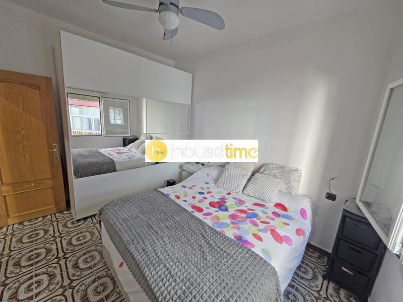 Foto e3501dba-e166-47c2-8401-40649a51825a. Àtic a Sant Crist Badalona