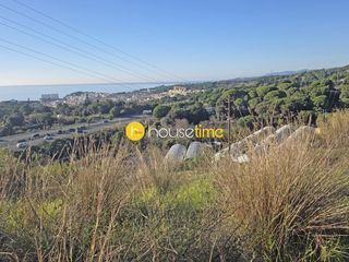Finca rústica a Sant Cebrià de Vallalta. Suelo rustico con agua y luz ideal para viña o actividad agrícol
