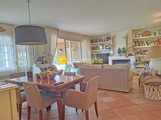 Maison à Supermaresme. Casa en una sola planta en urbanización de lujo