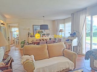 Casa a Supermaresme. Casa en una sola planta en urbanización de lujo