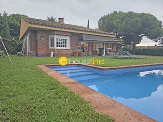Casa a Supermaresme. Casa en una sola planta en urbanizaci�n de lujo