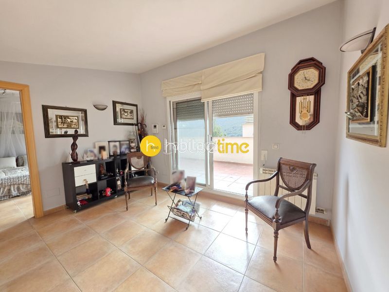 Foto 00175a55-6be7-45e3-ad50-8b36cb40d6fd. Casa amb aparcament a Urbanitzacions Argentona