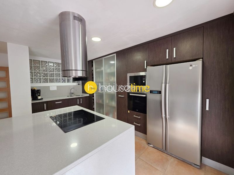 Foto 09eb1c82-4a8c-4240-818c-4765d232c054. Casa amb aparcament a Urbanitzacions Argentona