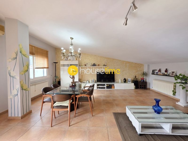 Foto 1ccab141-4f77-4daf-951e-c1807523de94. Casa amb aparcament a Urbanitzacions Argentona