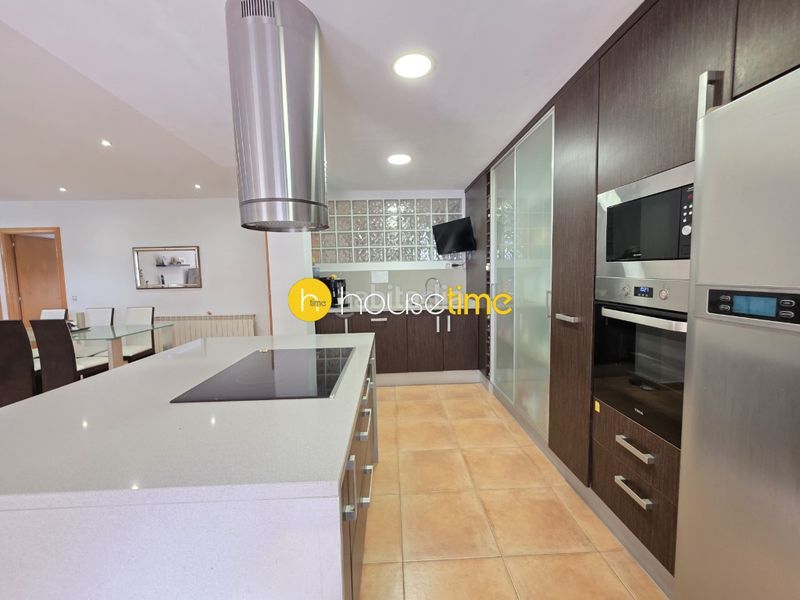 Foto 20e6172d-5659-4dd7-943a-e6a4e4f2b0f9. Casa amb aparcament a Urbanitzacions Argentona