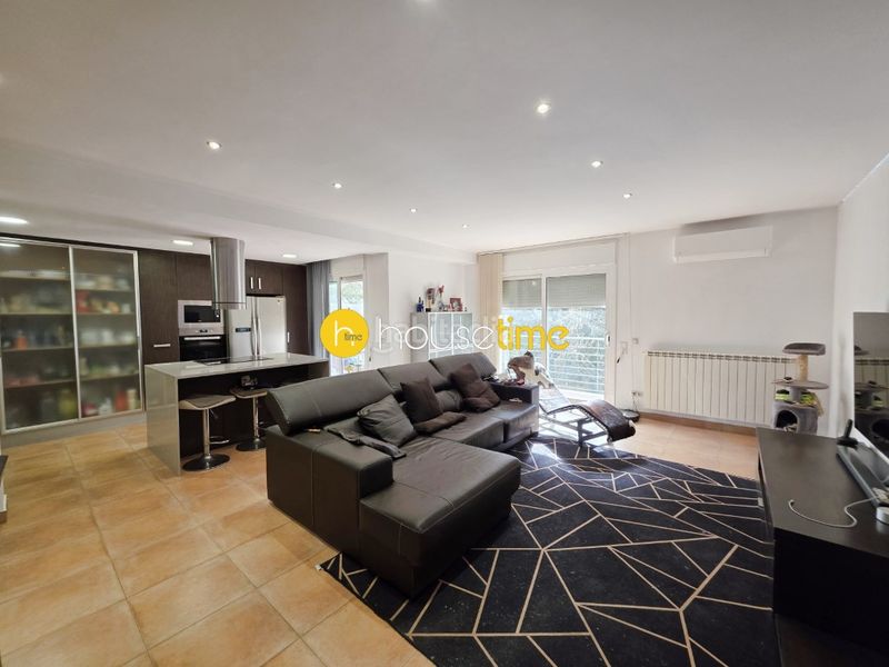 Foto 319e4be4-0903-4534-a1c6-3359556b8cb6. Casa amb aparcament a Urbanitzacions Argentona