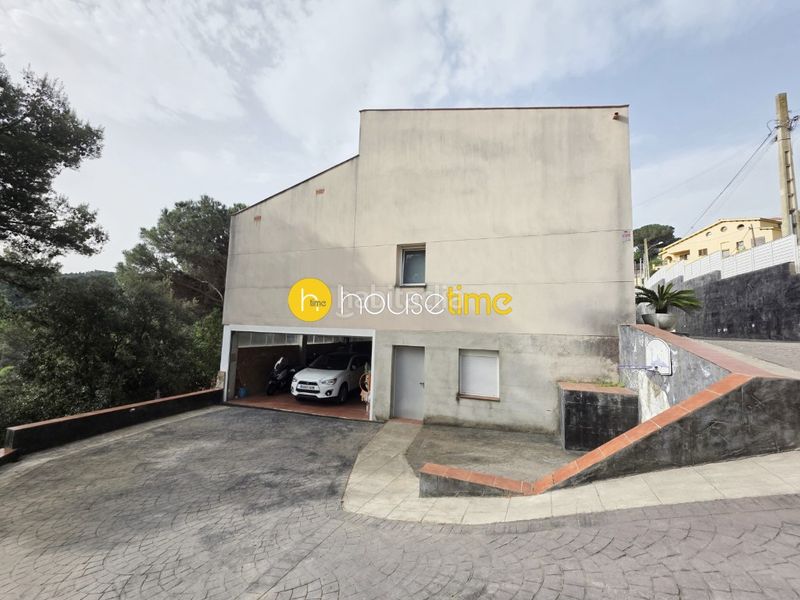 Foto 74cbb8a5-9be2-4162-a8d2-df2556ae4ce0. Casa amb aparcament a Urbanitzacions Argentona