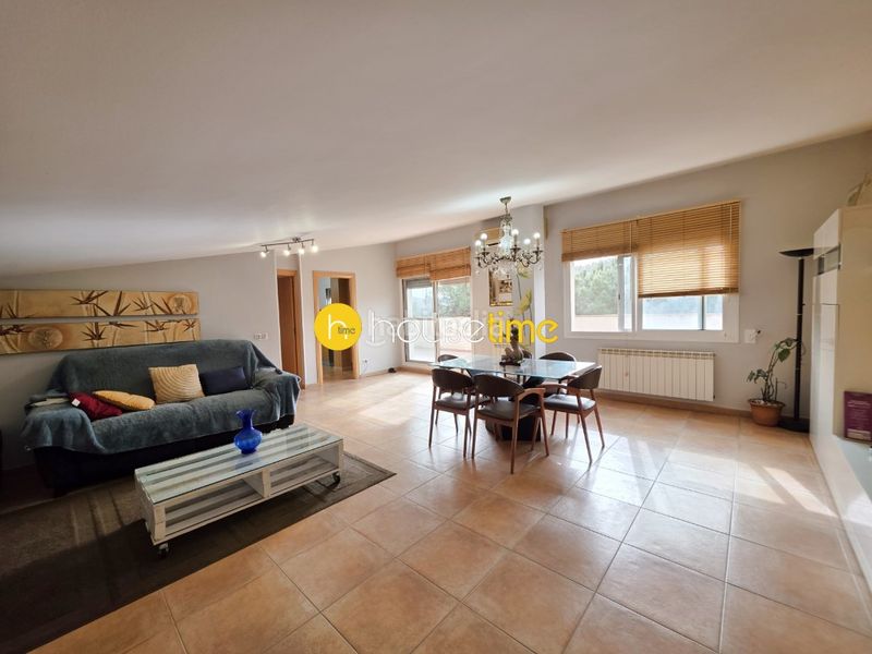 Foto 8151e29b-5b1b-4660-b74a-b8f05cfc019d. Casa amb aparcament a Urbanitzacions Argentona