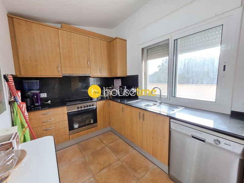 Foto a553413e-1360-4ad8-b758-50cf0c9dd717. Casa amb aparcament a Urbanitzacions Argentona