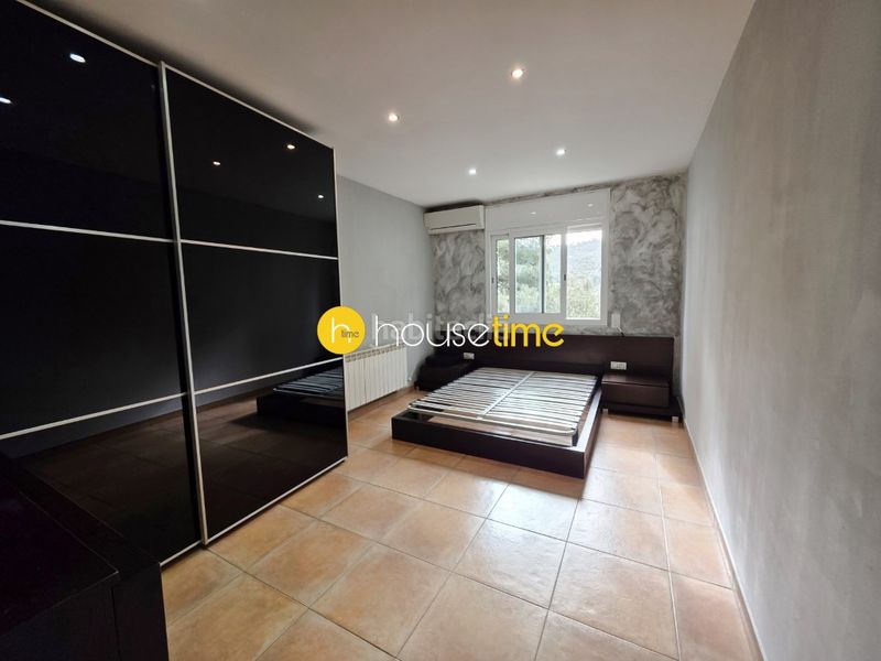 Foto b8d5cacd-f1d5-4b57-a583-cabe8c46094d. Casa amb aparcament a Urbanitzacions Argentona