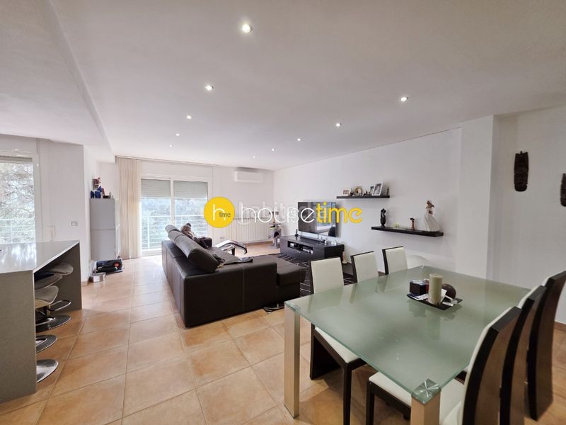 Foto d2fa6207-6ec5-45d3-8924-913c21403989. Casa amb aparcament a Urbanitzacions Argentona