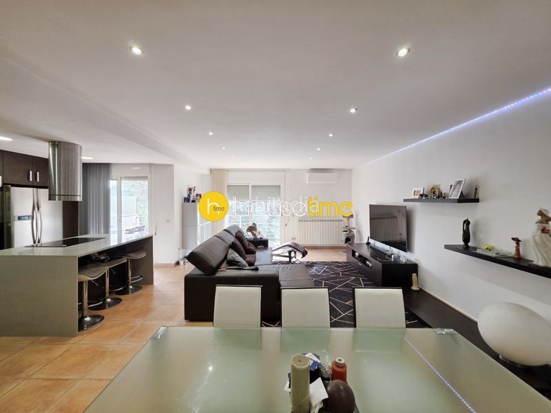 Foto eb3b4357-7660-46bf-b95b-05447a740987. Casa amb aparcament a Urbanitzacions Argentona