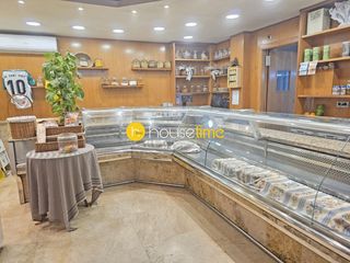 Traspaso Local Comercial en Sant Fost de Campsentelles. Traspaso de rostisería en pleno funcionamiento con clientela fij