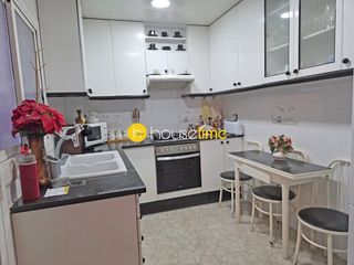 Appartamento in Zona Alta. Piso junto al pabellón y camí del mitg de premia de mar