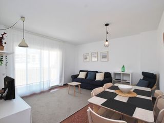 Rent Apartment in Canet de Mar. Alquier por meses  enjoying canet beach