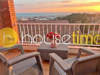 Casa adossada a Vilassar de Dalt. Casa adosada con vistas, jard�n, terraza y parking.