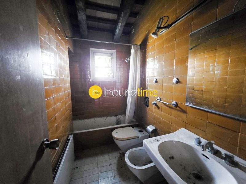 Foto adfcf5e1-a9aa-4a66-b69b-002a148fb983. Casa amb aparcament a Vilanova del Vallès