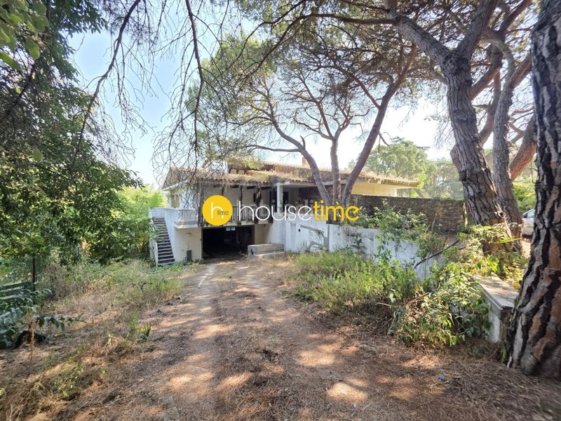 Foto bf1a31ce-608e-41b7-adf9-391942e2f805. Casa amb aparcament a Vilanova del Vallès
