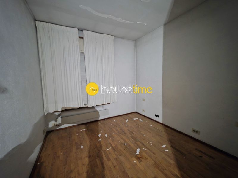 Foto fe35c194-569e-4df0-aa0a-40ed1febd38b. Casa amb aparcament a Vilanova del Vallès