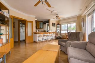 Apartamento en Avenida doctor gregorio marañon 15. Gran apartamento en la playa del acequión
