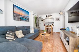 Appartement à Calle joven pura. Venta de apartamento  con plaza de garaje zona nueva torrevieja