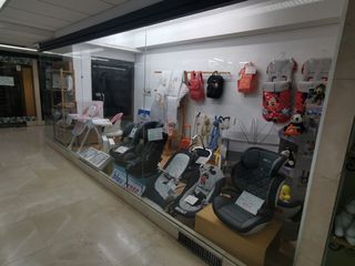Local Comercial en Passeig de francesc maci 46. Local comercial con calefaccin y aire acondicionado