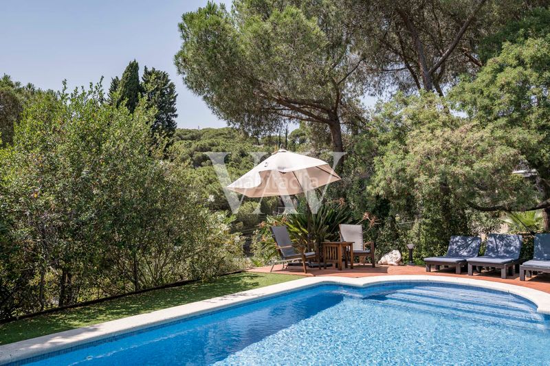 Foto d4aa8805-94a4-4684-a425-cdd392e6fd9c. Xalet amb xemeneia calefacció aparcament piscina a Cabrils