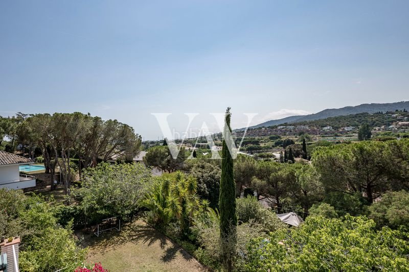 Foto e90dc1b2-8a53-4e1e-bdd8-9498a9c03216. Xalet amb xemeneia calefacció aparcament piscina a Cabrils