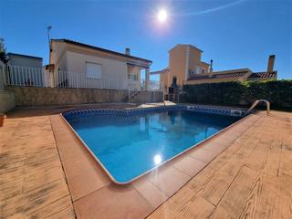 Casa a Creixell. Casa individual a cuatro vientos con piscina y vistas al mar