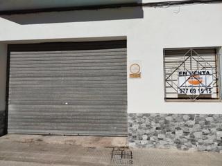 Local commercial  Calle sis de desembre. Local comercial  calafell poble