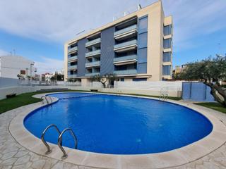 Planta baja  Calle quatre vents. Junto a la playa con piscina.