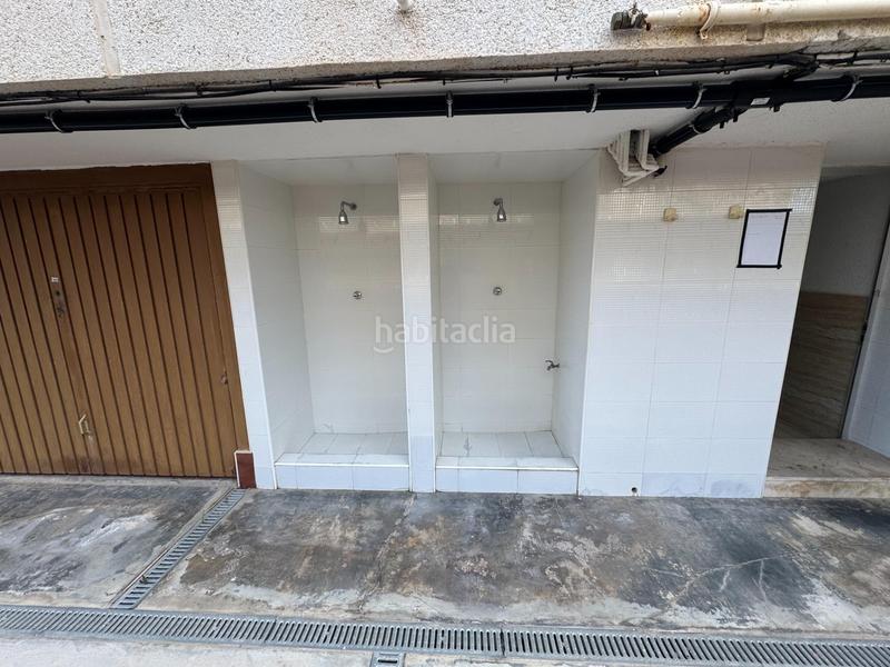 Foto ea9c2ab5-b605-469a-8dbd-e015fa9e8d98. Planta baja  en la playa de mas mel en Calafell