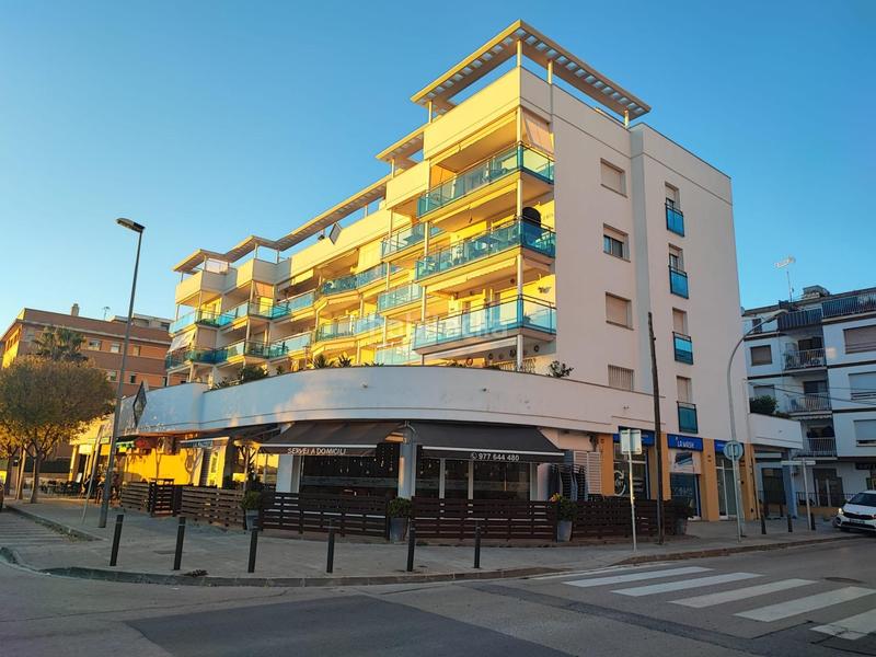 Foto b08915b0-e79e-4aea-8126-eab8b63a17ff. Penthouse with heating parking pool in Centre Torredembarra