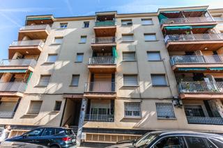 Planta baixa a Calle rafael casanova 6. Planta baja reformada en calafell  frente a la plaza y a pocos m