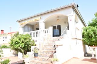 Casa a La Franquesa-Oasis Park. Casa independiente en oasis del vendrell