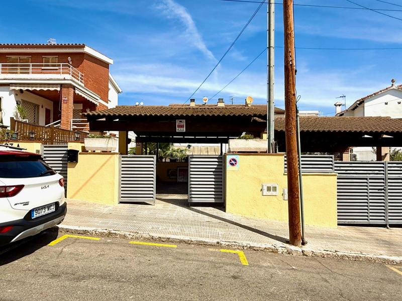 Foto 3091a89f-9585-46a1-8d89-fd6ccb293bfe. Reihenhaus in carrer holanda 27 in Segur de Calafell nucli urbà Segur de Calafell