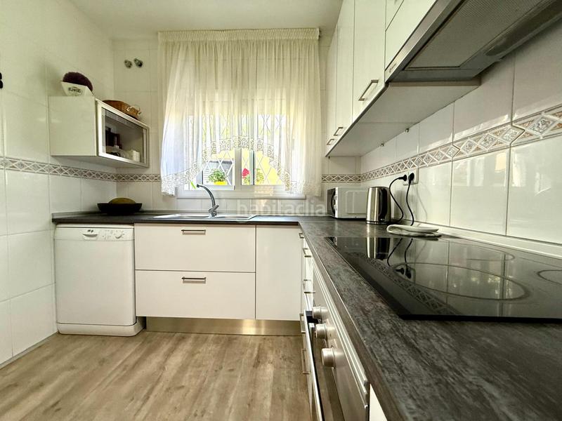 Foto d098b294-70aa-41eb-82ed-21da492ed54a. Reihenhaus in carrer holanda 27 in Segur de Calafell nucli urbà Segur de Calafell